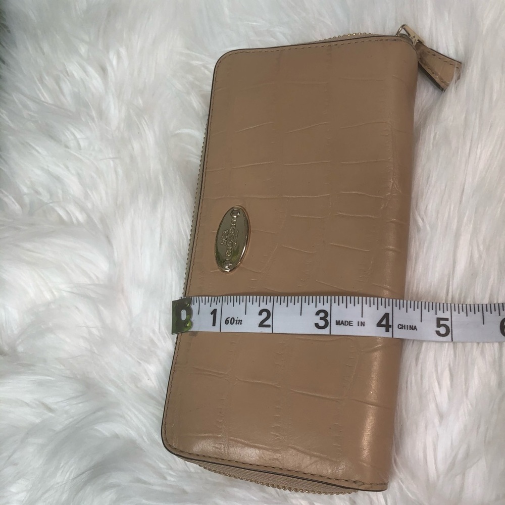 Vintage Leather Coach Wrap Around Zipper Wallet - Picture 8 of 9
